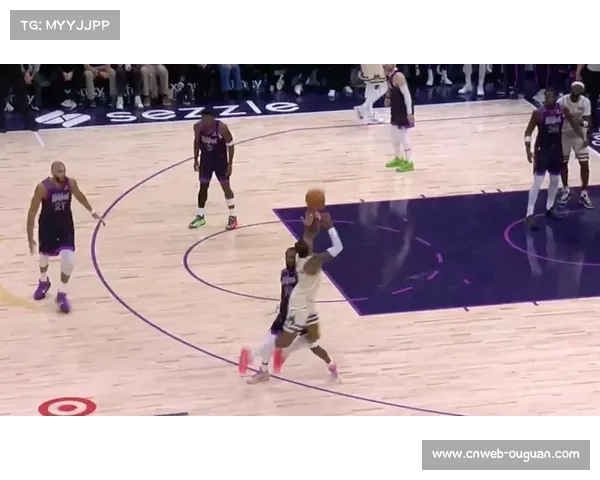 雄鹿vs黄蜂裁判报告显示唯一漏判发生在字母哥3秒违例